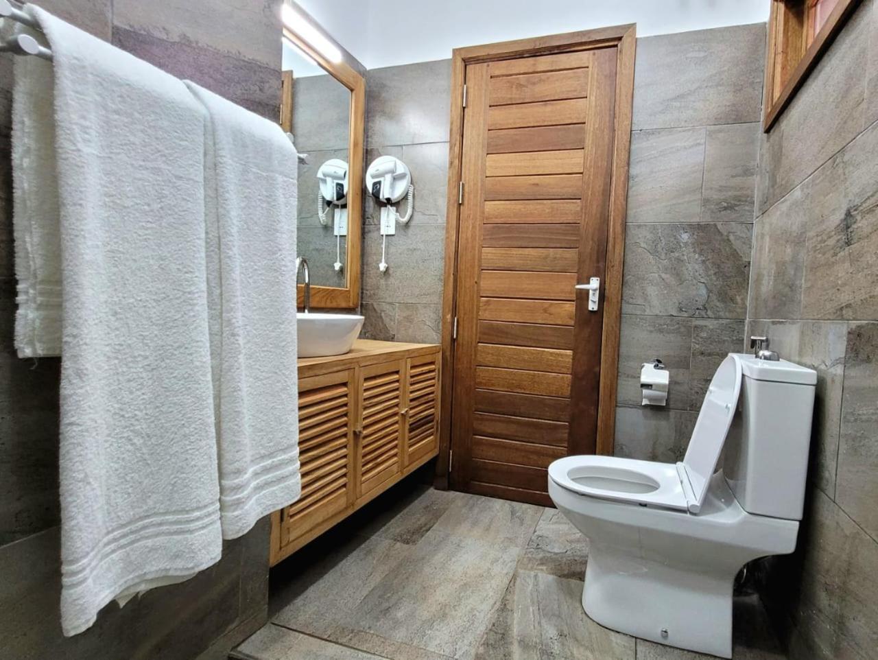 Babylon Lodge Marangu Ngoại thất bức ảnh