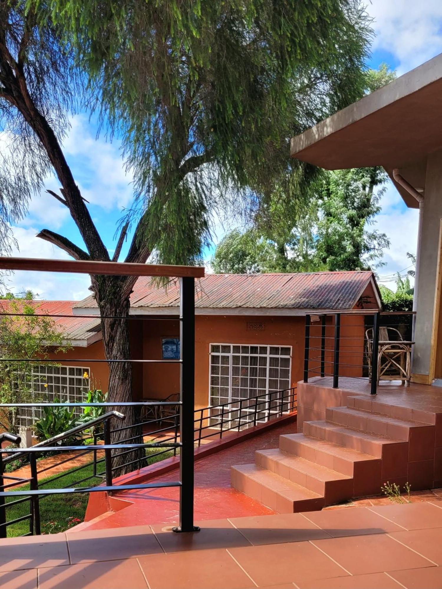 Babylon Lodge Marangu Ngoại thất bức ảnh