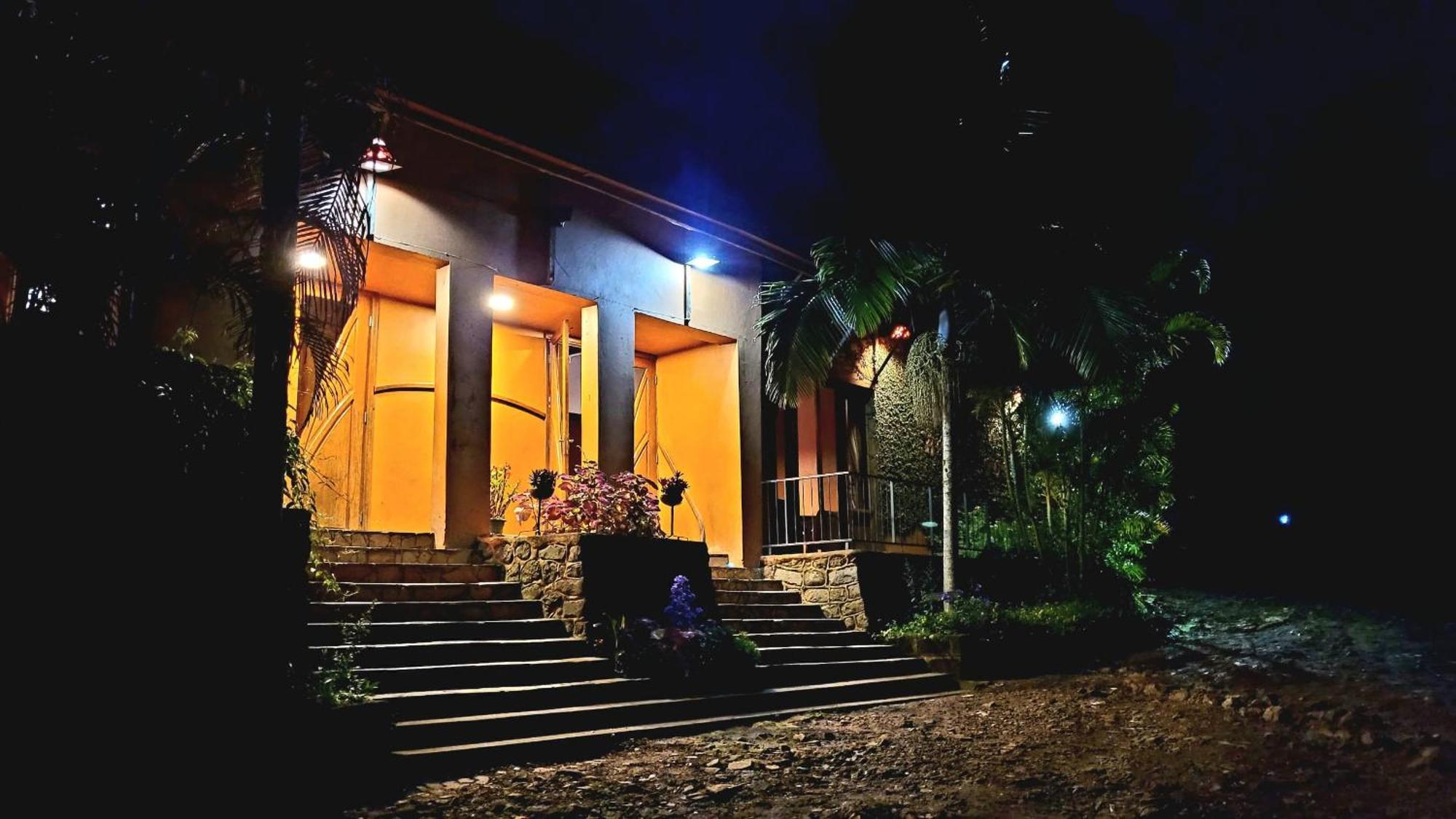 Babylon Lodge Marangu Ngoại thất bức ảnh